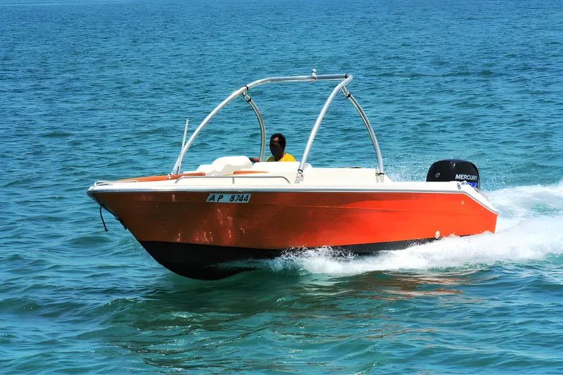 Yamaha Boat Butinah Charter Rental
