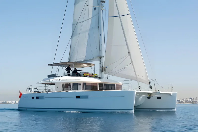 SEA BLISS LAGOON 560 Butinah Charters