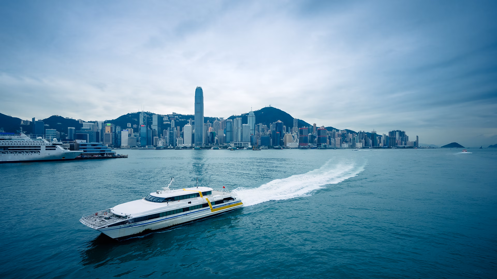 sunset cruise in Abu Dhabi